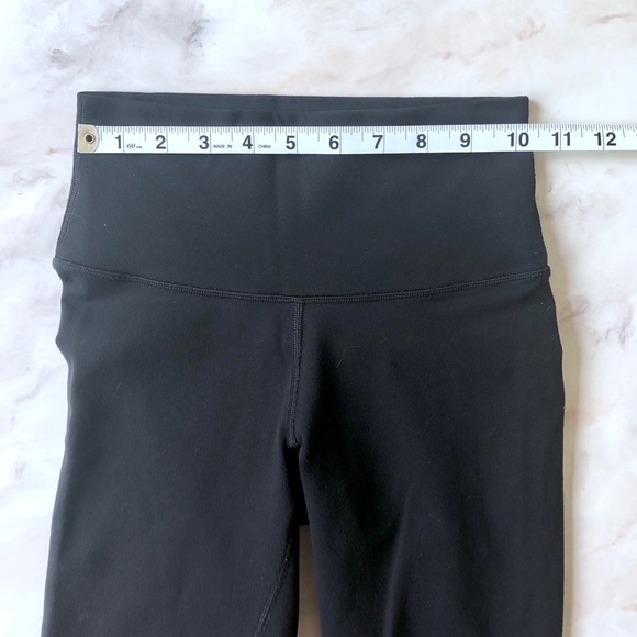 ❤️SOLD❤️Lululemon Black Wunder Under Hi-Rise 25” - Picture 6 of 7